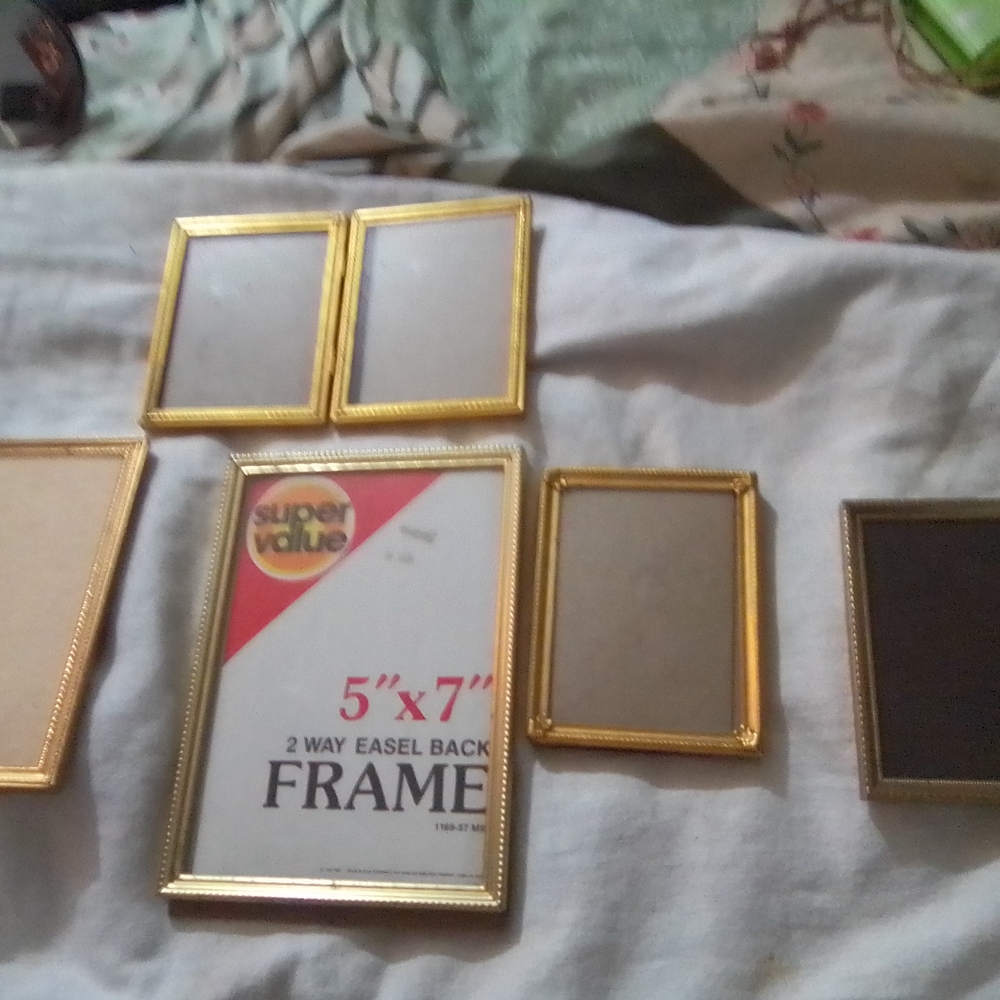 Gold Picture Frames Set
